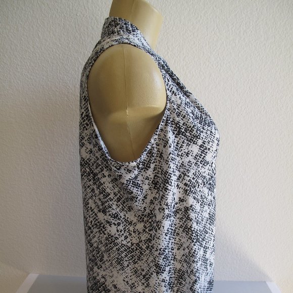 VIOLET + CLAIRE White Leopard Print Top - Picture 5 of 11